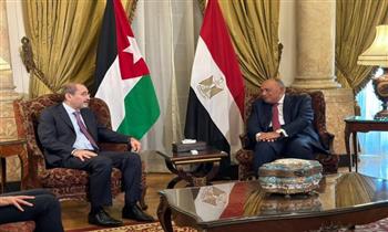 وزير الخارجية ونظيره الأردني يبحثان العلاقات الثنائية والقضايا الإقليمية محل الاهتمام المشترك