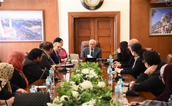 محافظ بورسعيد يلتقي وفد هيئة التعاون الدولي الياباني لبحث تعزيز العلاقات