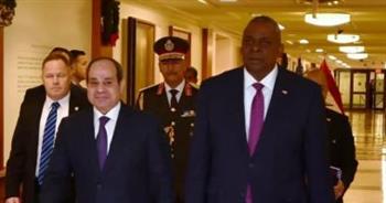  خبير استراتيجي يكشف أسباب زيارة وزير الدفاع الأمريكي لمصر
