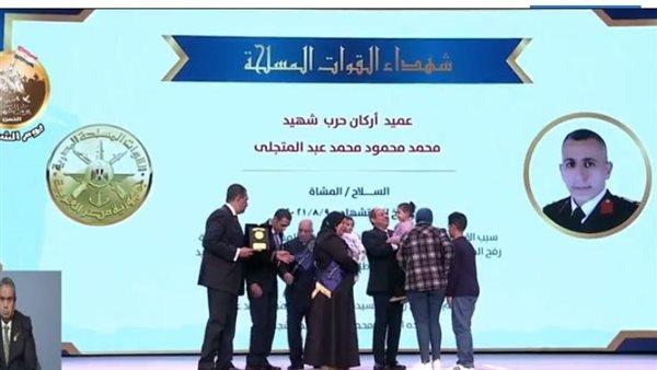 نشاط الرئيس السيسي في أسبوع.. استقبال رئيس وزراء العراق والاحتفال بيوم الشهيد