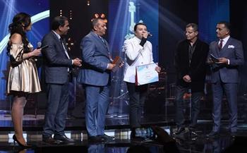 تكريم نقيب الموسيقيين مصطفى كامل في مهرجان الأغنية العربية بتونس 