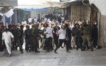 ارتفاع وتيرة اعتداءات المستوطنين الإسرائيليين على أهالي البلدة القديمة بالخليل