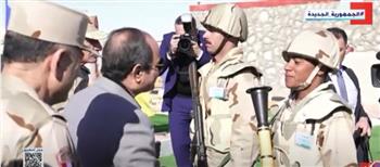 الرئيس السيسي يوجه باستكمال تعليم جندي القراءة والكتابة قبل الخروج من التجنيد (فيديو)
