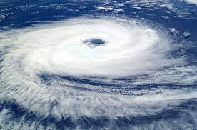 11 قتيلا ومئات الإصابات في 5 ولايات أمريكية بسبب إعصار شديد