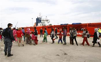 إيطاليا: إنشاء مبنيين في ميناء صقلي لاستيعاب 700 مهاجر 