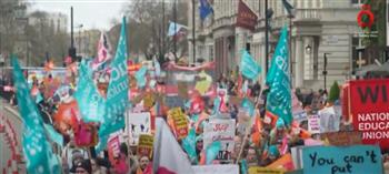 تفاصيل أزمة إضراب آلاف الأطباء البريطانيين (فيديو)