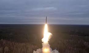 روسيا تجري تجربة لإطلاق صاروخ بالستي متقدم