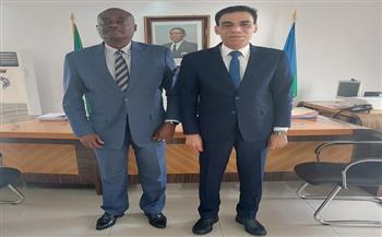 السفير المصري يبحث مع وزير الموارد المائية في غينيا الاستوائية التعاون الثنائي
