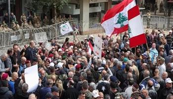 لبنان... حراك "العسكريين المتقاعدين" يدعو إلى التجمهر ويهدد بالتصعيد