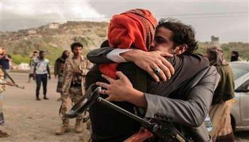 مسئولة الإعلام بالصليب الأحمر : تبادل الأسرى يشمل 237 حوثيًا ينقلون إلى صنعاء