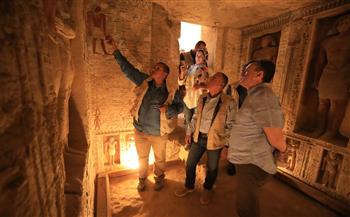 وزير السياحة يتفقد موقع حفائر البعثة الأثرية المصرية بسقارة (صور)