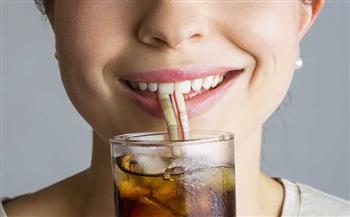 مخاطر المشروبات الغازية على الأسنان