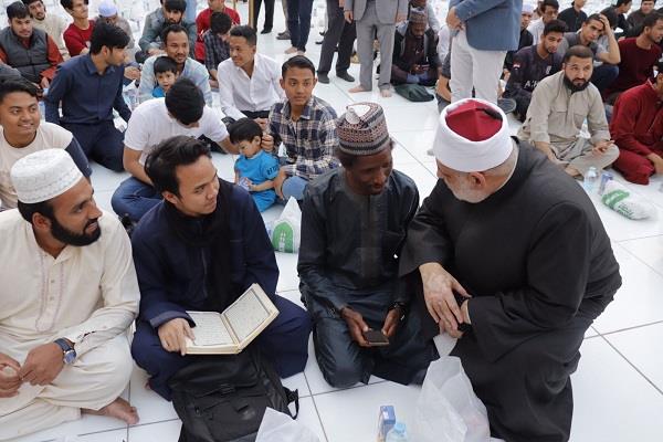 «الضويني» يتفقد تجهيزات الإفطار الجماعي بالجامع الأزهر