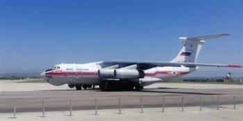 وصول طائرة مساعدات روسية إلى مطار اللاذقية الدولي