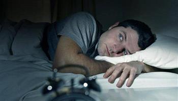صعوبة النوم على الظهر من أعراض أمراض القلب