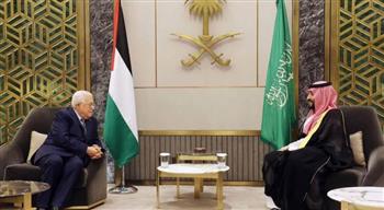 ولي العهد السعودي يلتقي الرئيس الفلسطيني في جدة