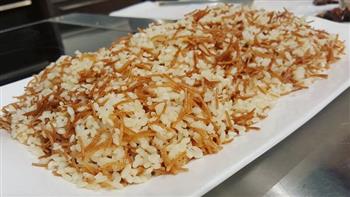 للمبتدئات.. تعرفي على طريقة عمل طبق الأرز بالشعرية