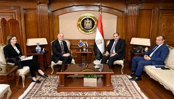وزير التجارة يبحث مع سفير أستراليا بالقاهرة سبل تنمية العلاقات الاقتصادية بين البلدين
