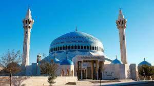 مسجد الشهيد المؤسس بالأردن.. تحفة معمارية تتلألأ بروحانيات شهر رمضان الكريم 