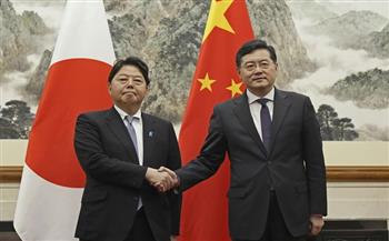 وزير الخارجية الياباني يدعو بكين للإفراج السريع عن رجل أعمال محتجز لديها 