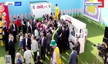 الرئيس السيسي يسلم الهدايا والألعاب على أطفال الشهداء بمناسبة العيد