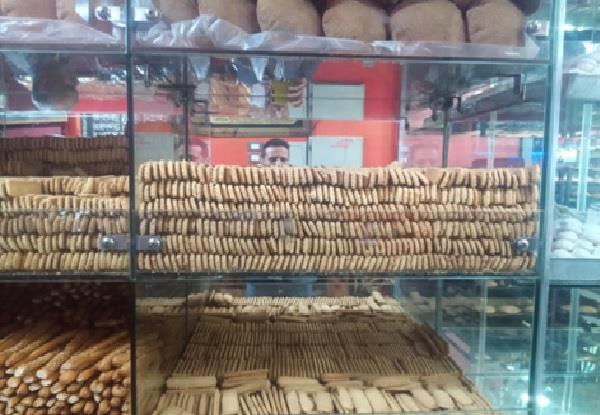 المصريون أهل فرحة.. كحك العيد بهجة وعادة لا تنقطع عند الأسر في عيد الفطر