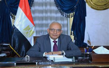 «وزير التعليم» يجري اتصالا برئيس البعثة التعليمية المصرية في السودان للتهنئة بعيد الفطر المبارك