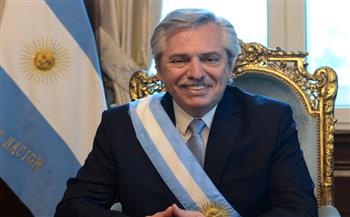 رئيس الأرجنتين يعلن عزمه عدم خوض الانتخابات الرئاسية المقبلة