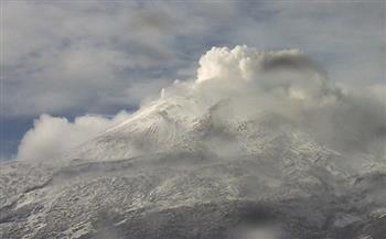 السلطات الكولومبية تحذر من انفجار بركان 