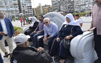محافظ بورسعيد يتفقد الممشى السياحي وساحة مصر  