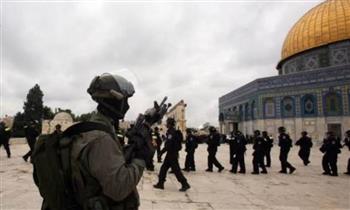 قوات الاحتلال تقتحم مصلى "باب الرحمة" في المسجد الأقصى