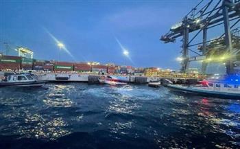 القوة البحرية والزوارق الملكية بالأردن تنقذ مركبا سياحيا في العقبة 