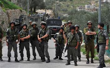 قوات الاحتلال الإسرائيلي تغلق عدة طرق في رام الله