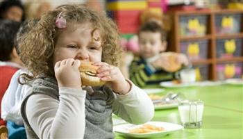 هل يمكن للأطفال اتباع نظام غذائي لإنقاص الوزن؟ خبيرة تجيب