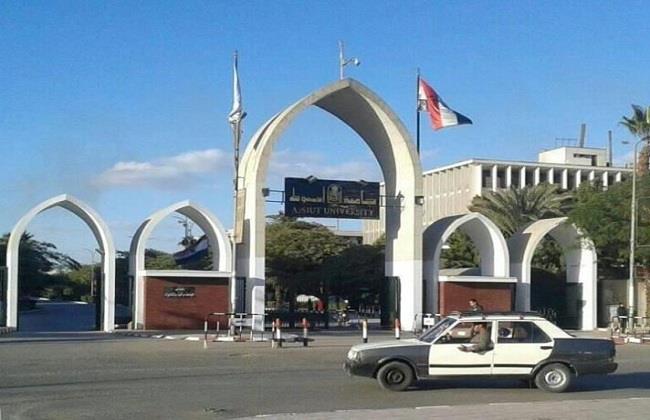 موجز أخبار التعليم في مصر اليوم.. نجاح مستشفى جامعة أسيوط في إجراء أول جراحة لإزالة ورم من عظمة الآلية