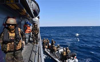 القوات البحرية المصرية تنقذ 37 فردا على متن لنش سياحى بنطاق قاعدة البحر الأحمر