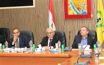 وزير التربية والتعليم يستعرض جهود الوزارة في تطوير المنظومة بشمال سيناء