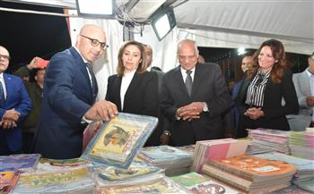 وزيرة الثقافة ومحافظ الجيزة  يفتتحان معرض فيصل للكتاب في نسخته ال11