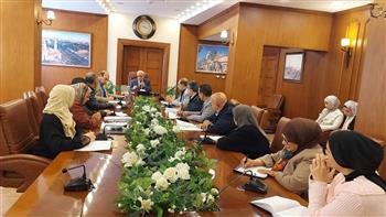 محافظ بورسعيد يترأس اجتماع اللجنة العليا للمخابز لمتابعة سير العمل