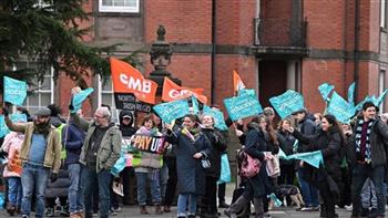 اتحاد المعلمين في إنجلترا يعلن استمراره في الإضرابات