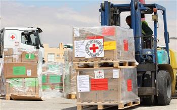 أول شحنة مساعدات جوية للصليب الأحمر تصل إلى السودان