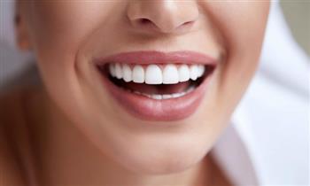 5 خلطات طبيعية لتبييض الأسنان