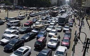 النشرة المرورية ..كثافات وزحام شديد فى شوارع ومحاور القاهرة والجيزة"فيديو"