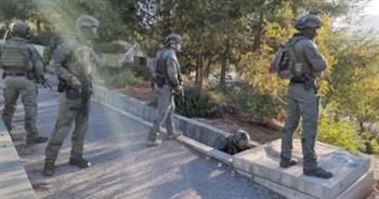 الشرطة الإسرائيلية تطلق الرصاص على شاب بدعوى تنفيذ عملية طعن جنوب تل أبيب 