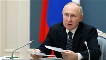 بوتين يدعو لتوسيع شبكات النقل بالسكك الحديدية في المناطق الروسية الجديدة