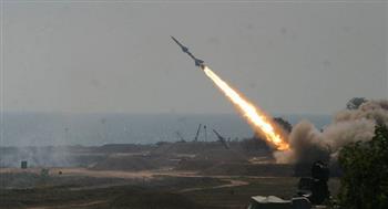 المدفعية الإسرائيلية ترد على إطلاق صواريخ من لبنان بقصف.. ونتنياهو يجري تقييما أمنيًا