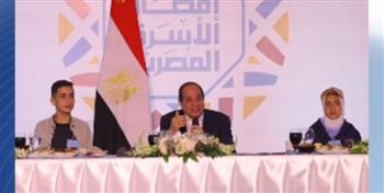 الرئيس السيسي خلال إفطار الأسرة المصرية بالأسمرات: علينا أن نبقى يدا واحدة لنتقدم