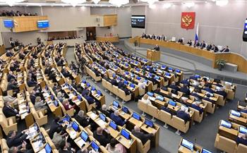 برلماني روسي يؤكد على "سيلان لعاب" أمريكا من تجارة السلاح في أوكرانيا