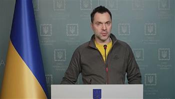 مستشار أوكراني سابق يتهم زيلينسكي بالسرقة والفساد.. ويؤكد حاجة كييف لرئيس آخر