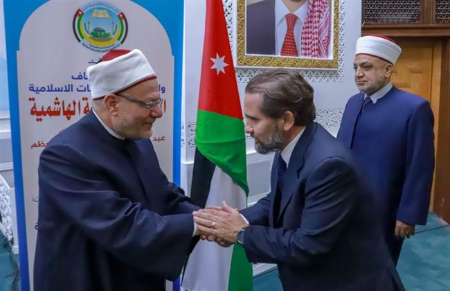 علام : الإمام السيوطي شيخ المفتين في عصره